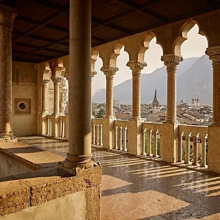 Free Parking-historical Luxury Palace- View-free Wifi&pet Friendly *